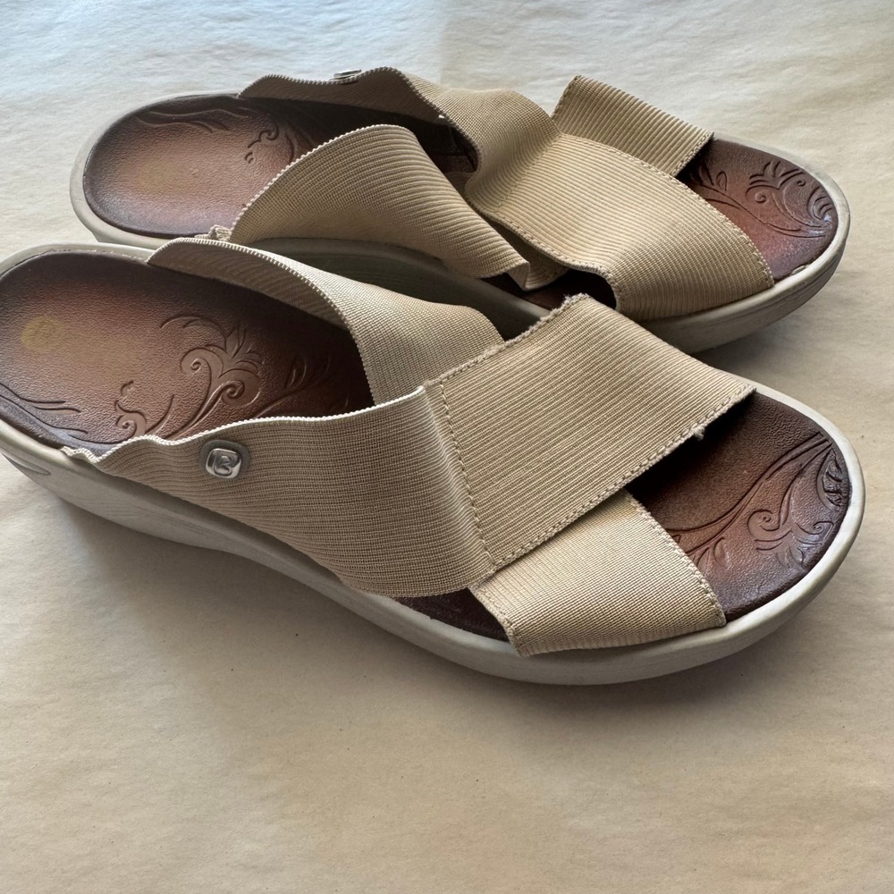 Bzees Womens Smile Wedge Sandals Tan‎ Stretch Fabric Crisscross Straps Size 7 - Picture 2 of 8